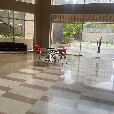 V Retreat Gurgaon Hotel Ngoại thất bức ảnh