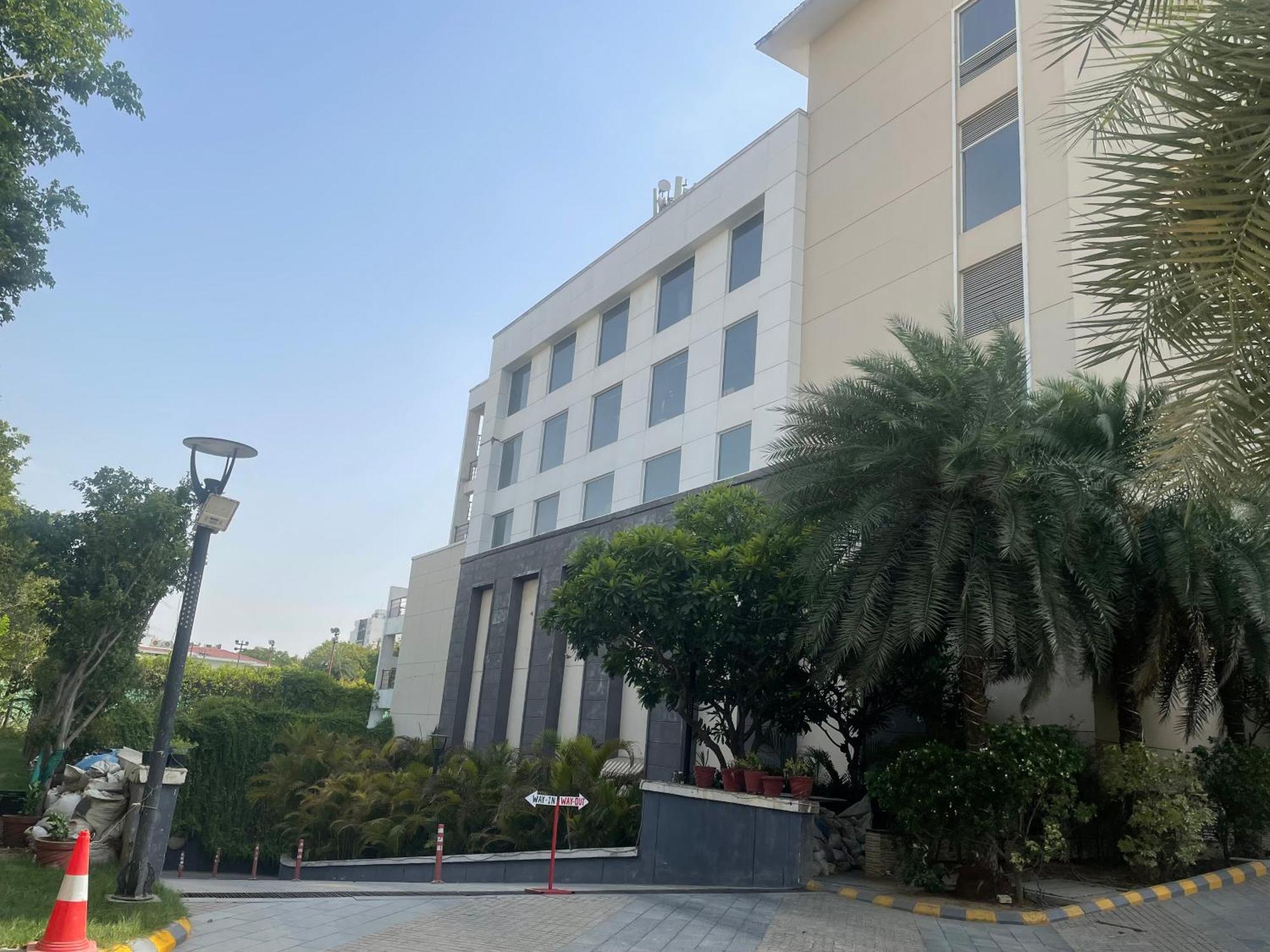 V Retreat Gurgaon Hotel Ngoại thất bức ảnh