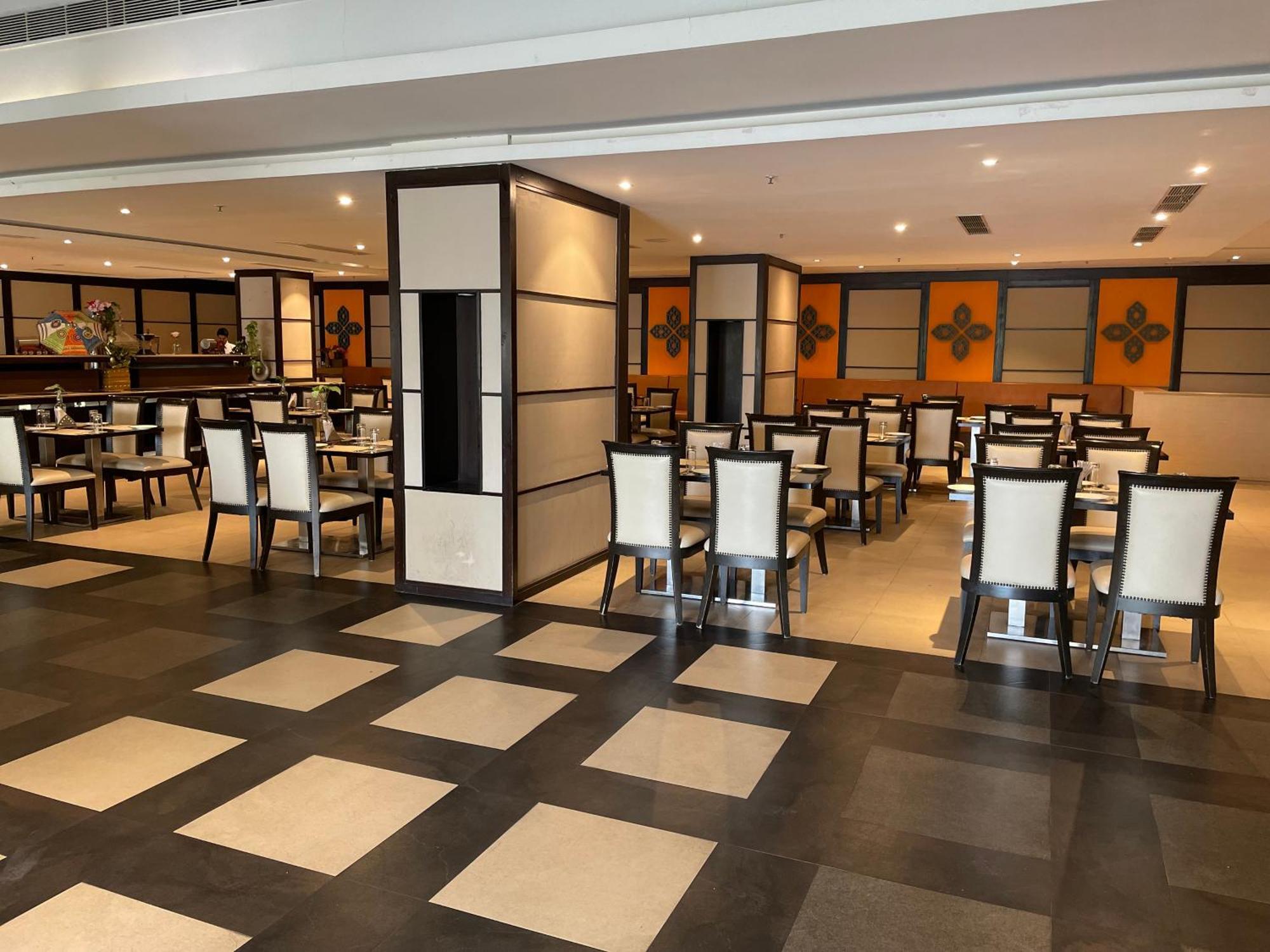 V Retreat Gurgaon Hotel Ngoại thất bức ảnh