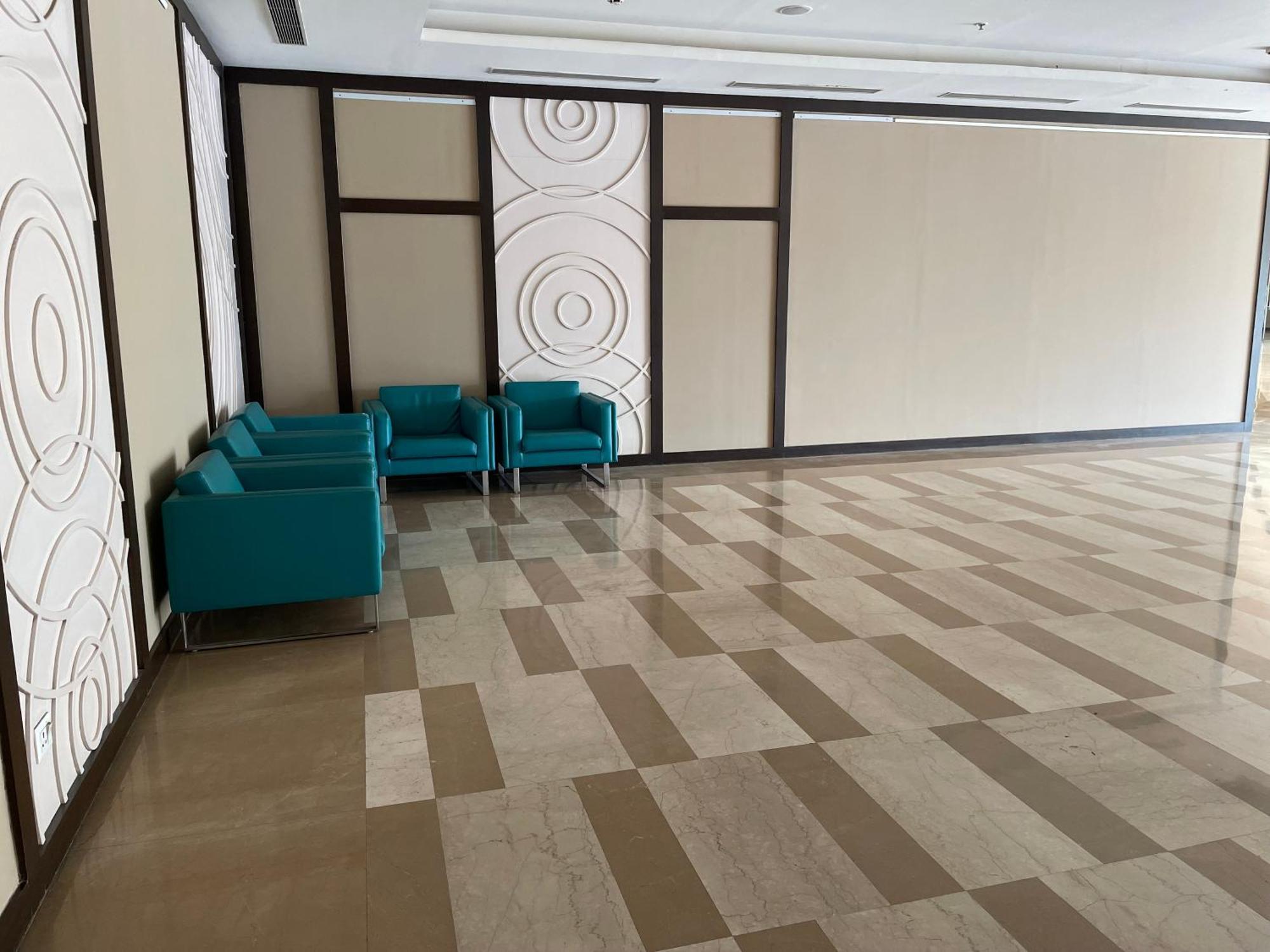 V Retreat Gurgaon Hotel Ngoại thất bức ảnh