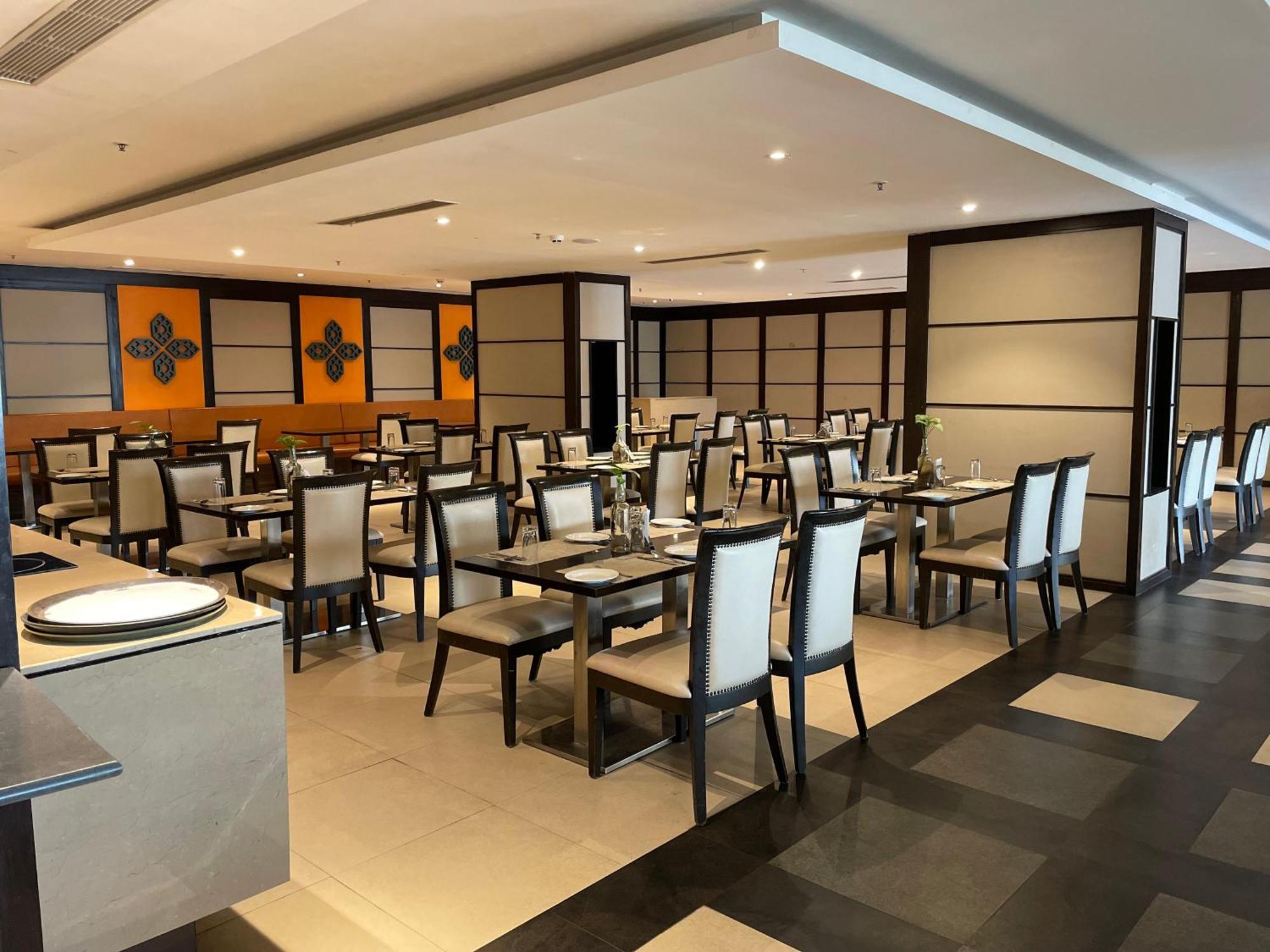 V Retreat Gurgaon Hotel Ngoại thất bức ảnh
